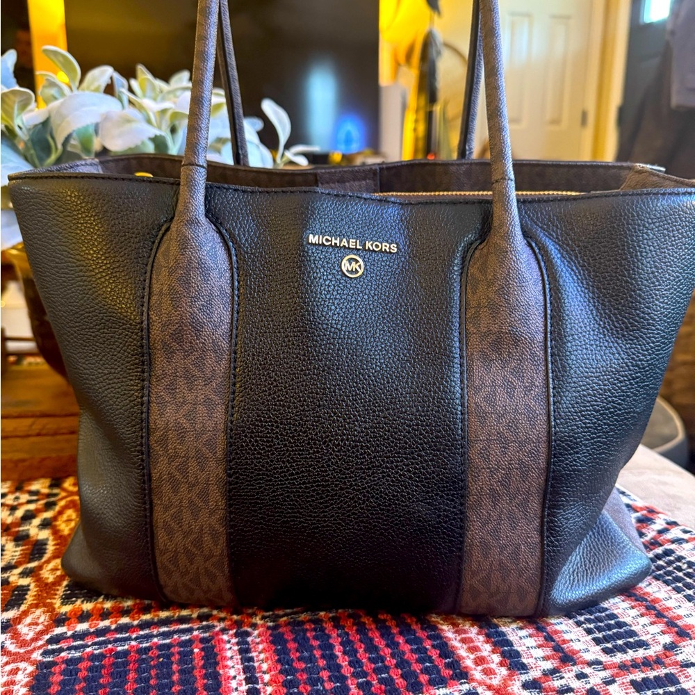 Michael Kors Austin Large Leather Tote Bag